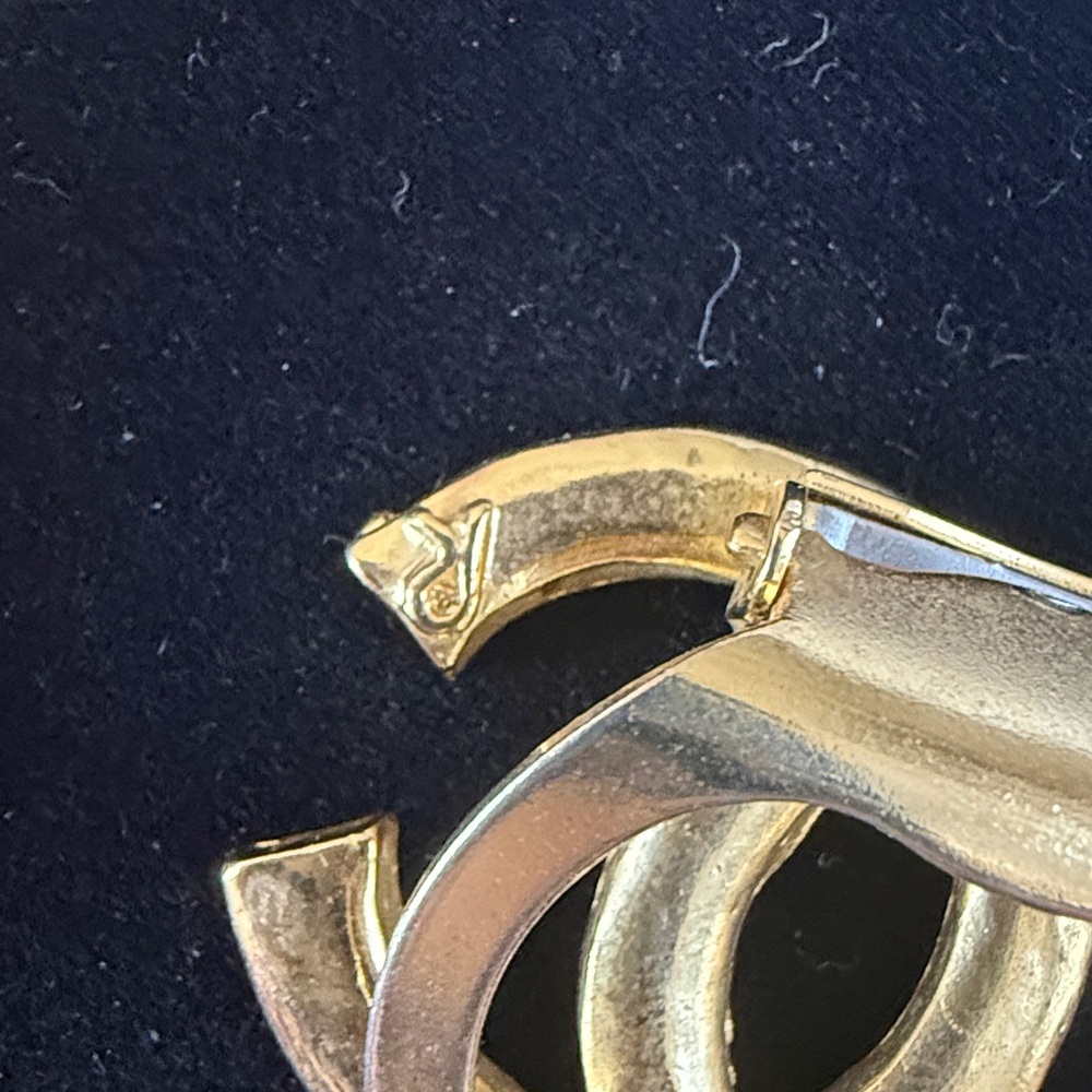 Chanel Gold Crystal vintage Logo Brooch, 24k plated - Picture 4 of 6